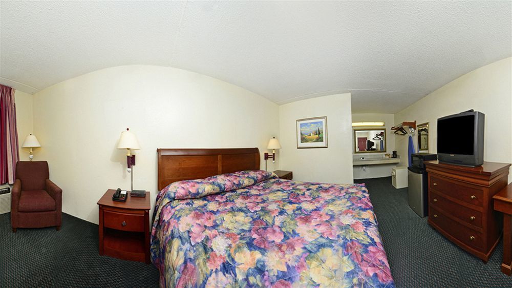 Americas Best Value Inn Cullman Bagian luar foto